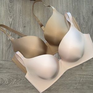 Maidenform size 40C lot of 2 bras